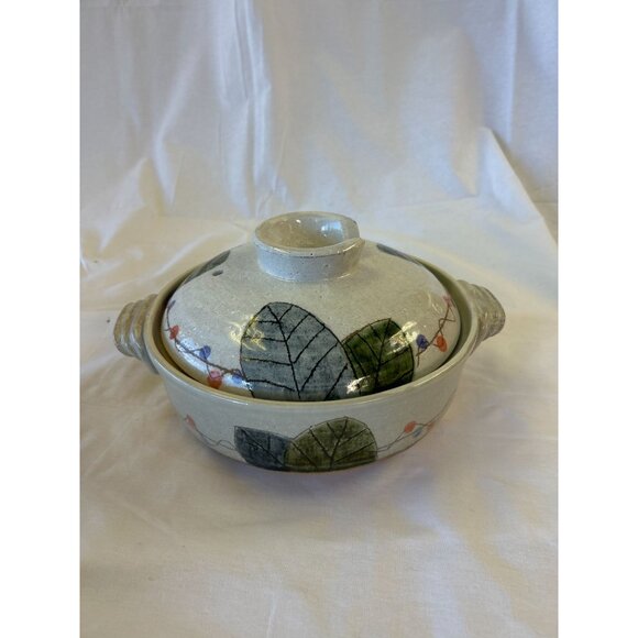 Handcrafted Ceramic Casserole Dish With Lid & Leaf Design 9" Diameter Rustic Sty - Picture 1 of 2
